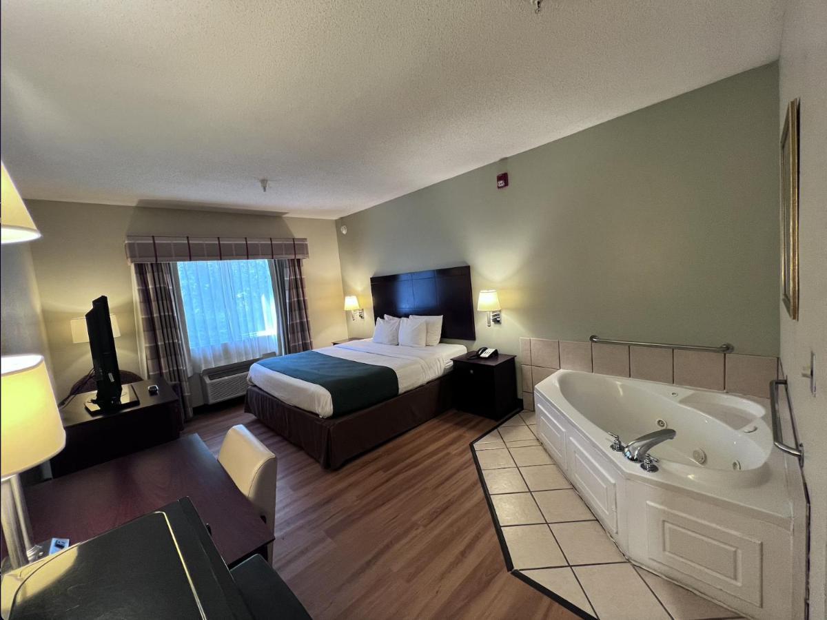 Americas Best Value Inn Wiggins Bagian luar foto