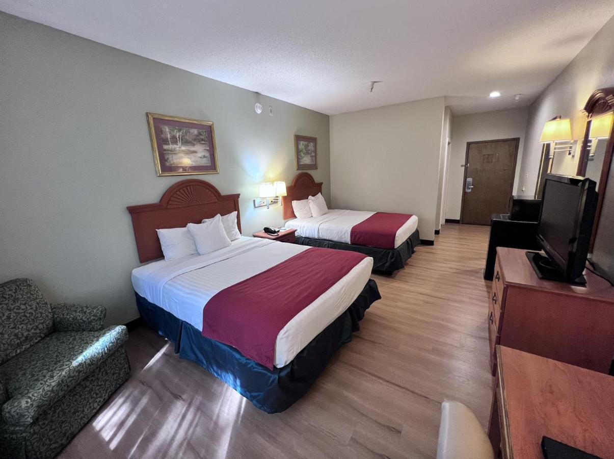 Americas Best Value Inn Wiggins Bagian luar foto