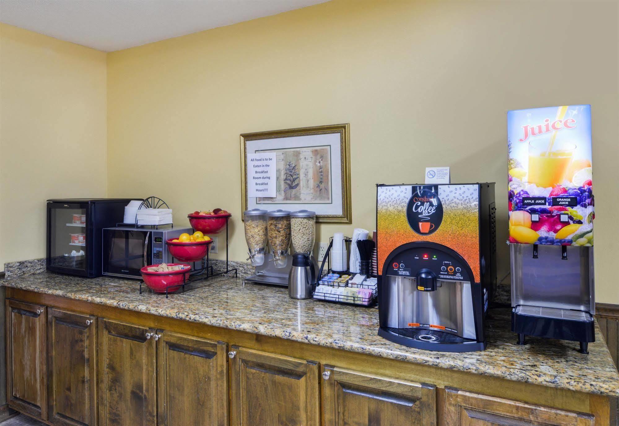 Americas Best Value Inn Wiggins Bagian luar foto