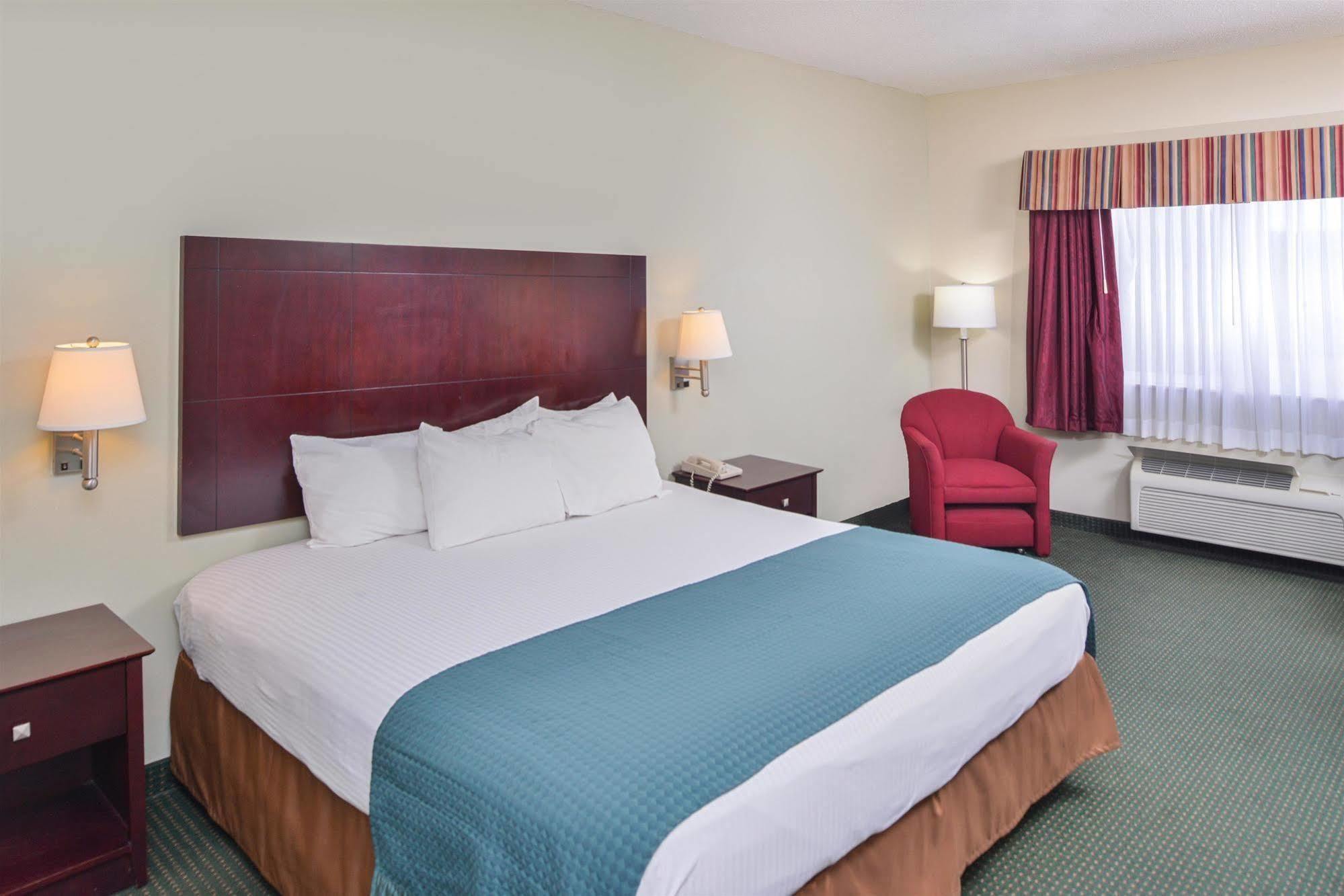 Americas Best Value Inn Wiggins Bagian luar foto