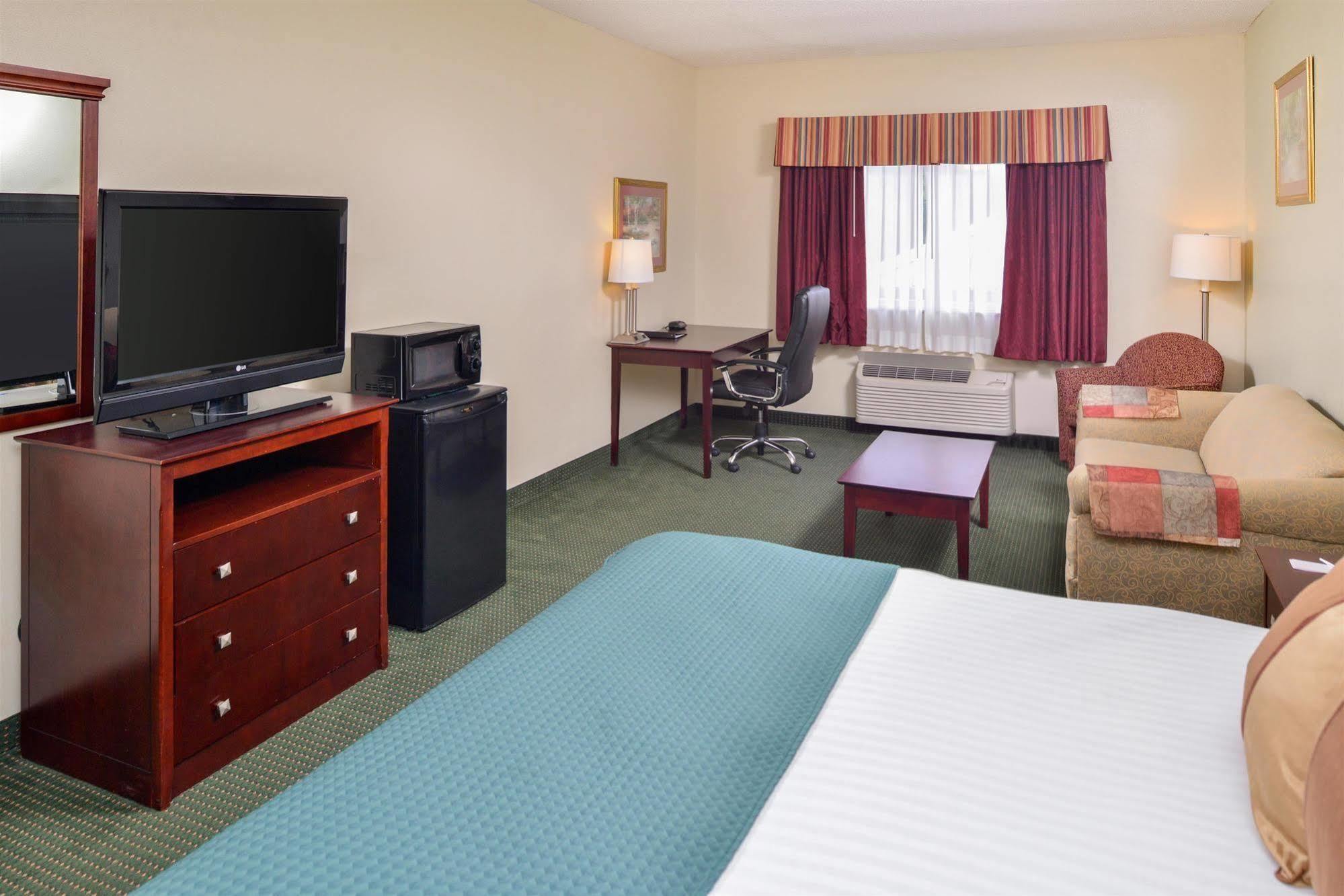 Americas Best Value Inn Wiggins Bagian luar foto