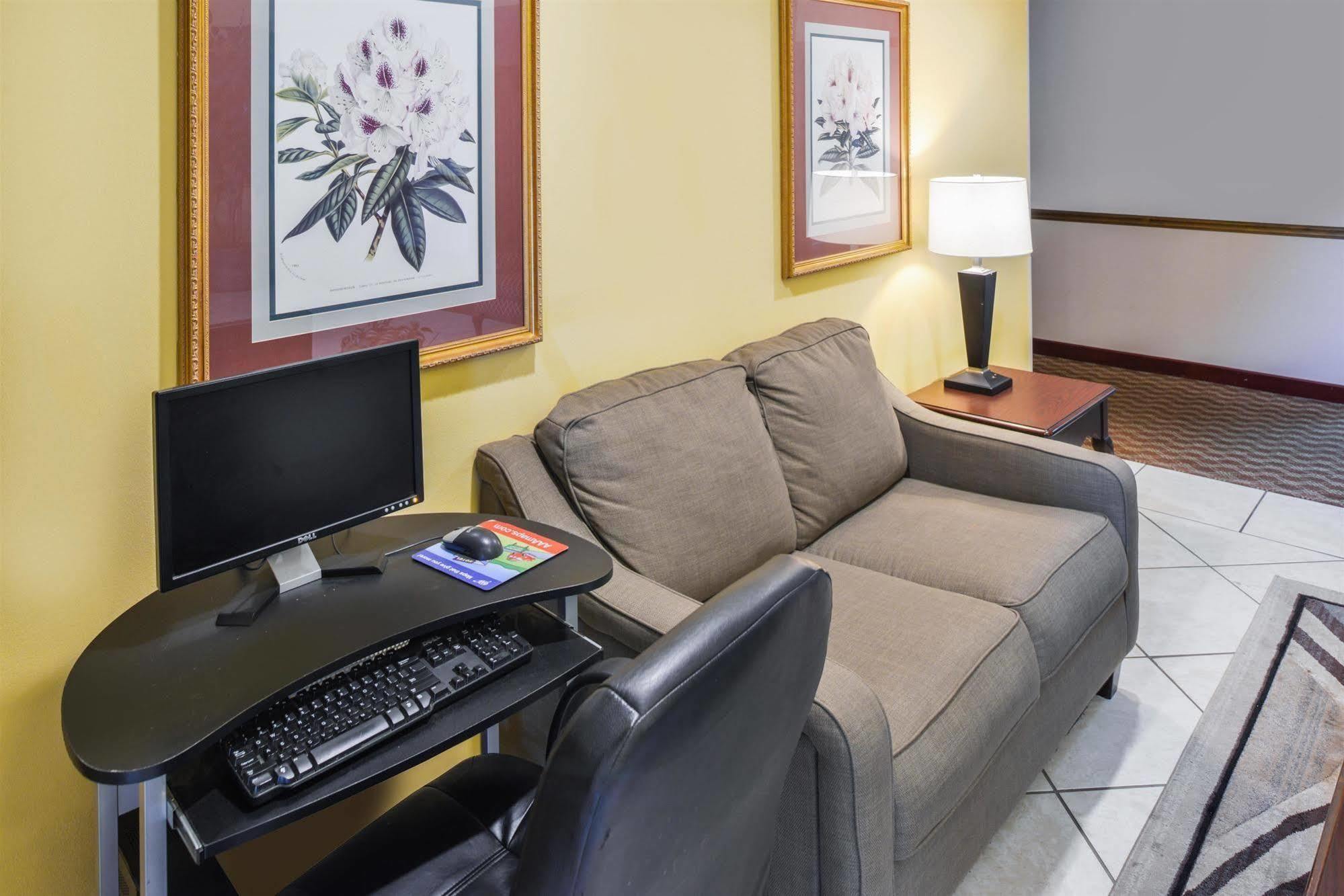 Americas Best Value Inn Wiggins Bagian luar foto